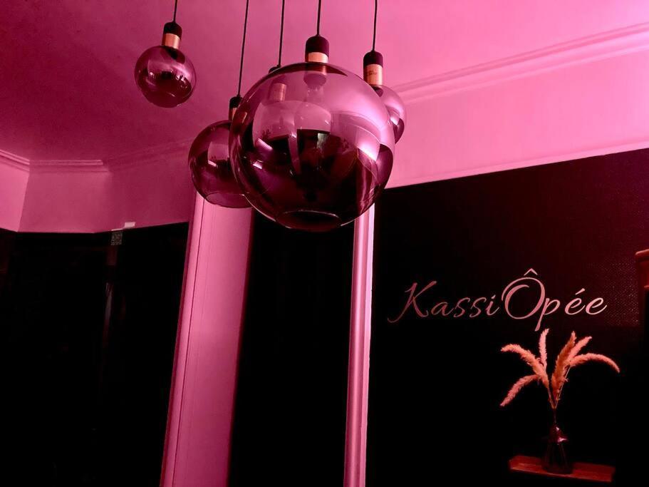 Suite Kassiopee, Romantisme, Balneo, Sauna Quimperlé المظهر الخارجي الصورة